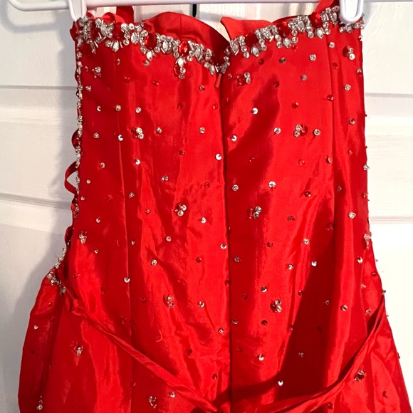 Mari Lee by Madeline Gardner Formal Dress Size 13 - Picture 6 of 15